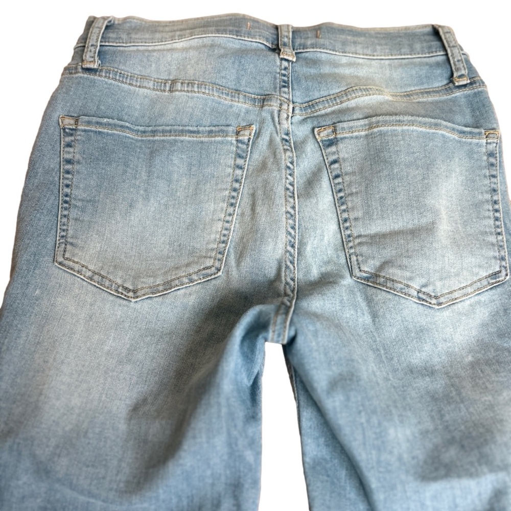✨SOLD✨ Free People Women’s Distressed Light Wash Skinny Jeans Size 26 Regular - Picture 6 of 13